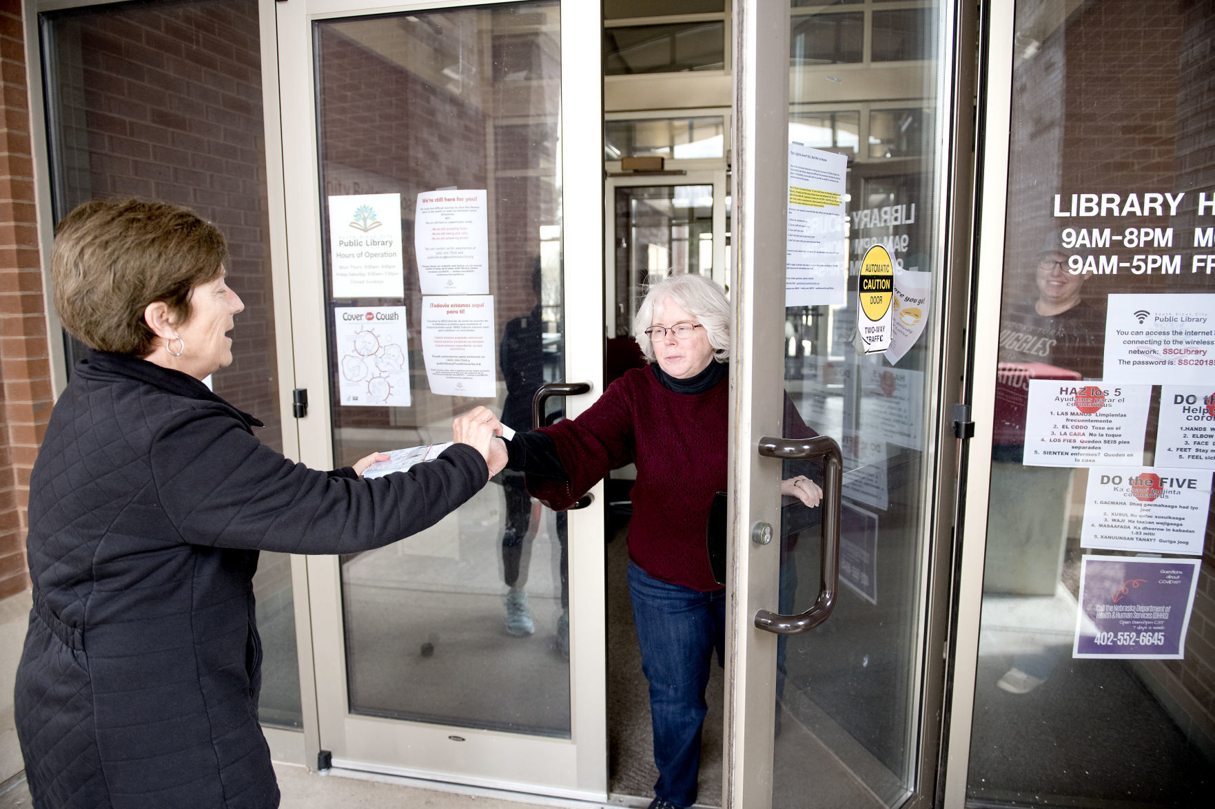 COVID-19 drive-up book pickup at South Sioux City Library #3